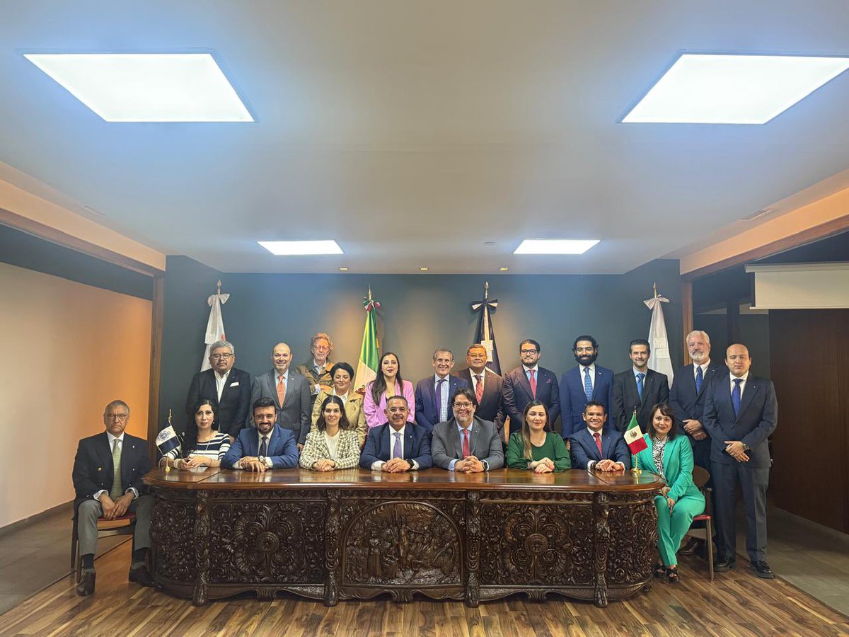 Ricardo Mendoza (@ricmenque) on Twitter photo La Nueva Junta Menor del <a href="/INCAM_Abogados/">Colegio de Abogados</a>
La Junta Menor es el órgano de administración y gobierno de nuestro Colegio.
Es un honor formar parte de este equipo y del segundo Colegio de Abogados más antiguo de Iberoamérica, fundado en 1760 bajo la nomenclatura original de La Nueva Junta Menor del <a href="/INCAM_Abogados/">Colegio de Abogados</a>
La Junta Menor es el órgano de administración y gobierno de nuestro Colegio.
Es un honor formar parte de este equipo y del segundo Colegio de Abogados más antiguo de Iberoamérica, fundado en 1760 bajo la nomenclatura original de