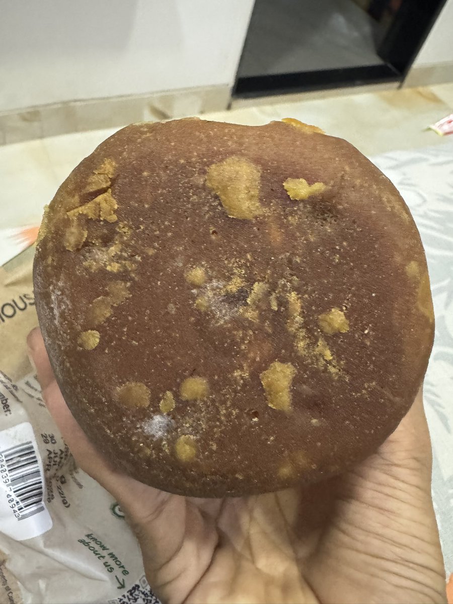 yash9321's tweet photo. @ZeptoNow @zeptocares I got 2 products infested with fungus,I don’t know how you all handle hygiene at your dark stores.And plus these weren’t expired products. Still it was infested with fungus. @jagograhakjago  
What type of shitty service given by zepto. https://t.co/YhnVuiGbot