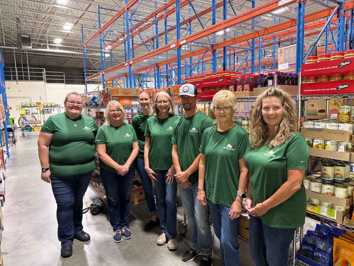 Grand Rapids State Bank had the opportunity to volunteer with Second Harvest Northland! Our team rolled up their sleeves and helped stock shelves to support our neighbors in need.

#GRSB #CommunityBanking #Mycommunitymybank #SecondHarvestNorthland #GrandRapidsMN