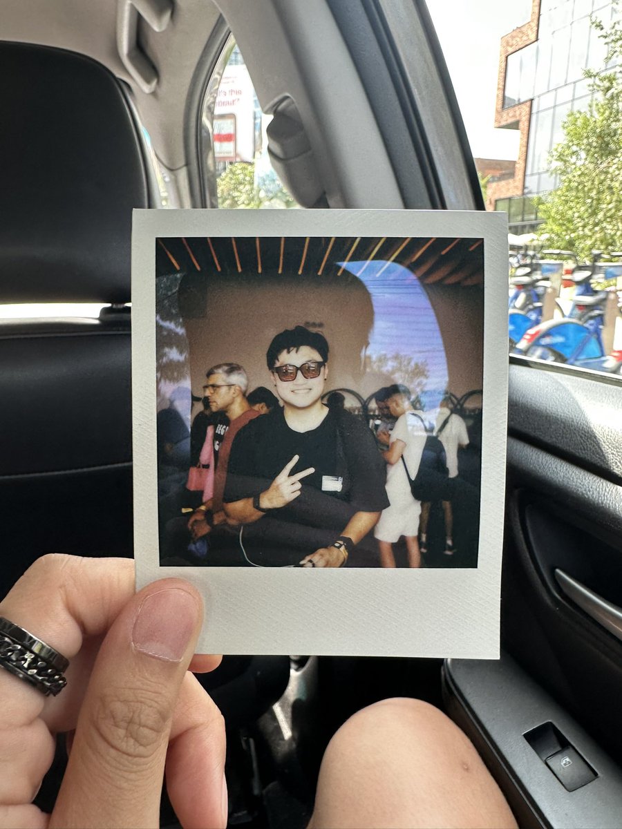 BrianSeong's tweet image. If you're at @ETHGlobal #Pragma, 

visit @jpegapp's booth for a great selfie😁 and alpha signal from @dannyvayne, 

Cuz Im bullish