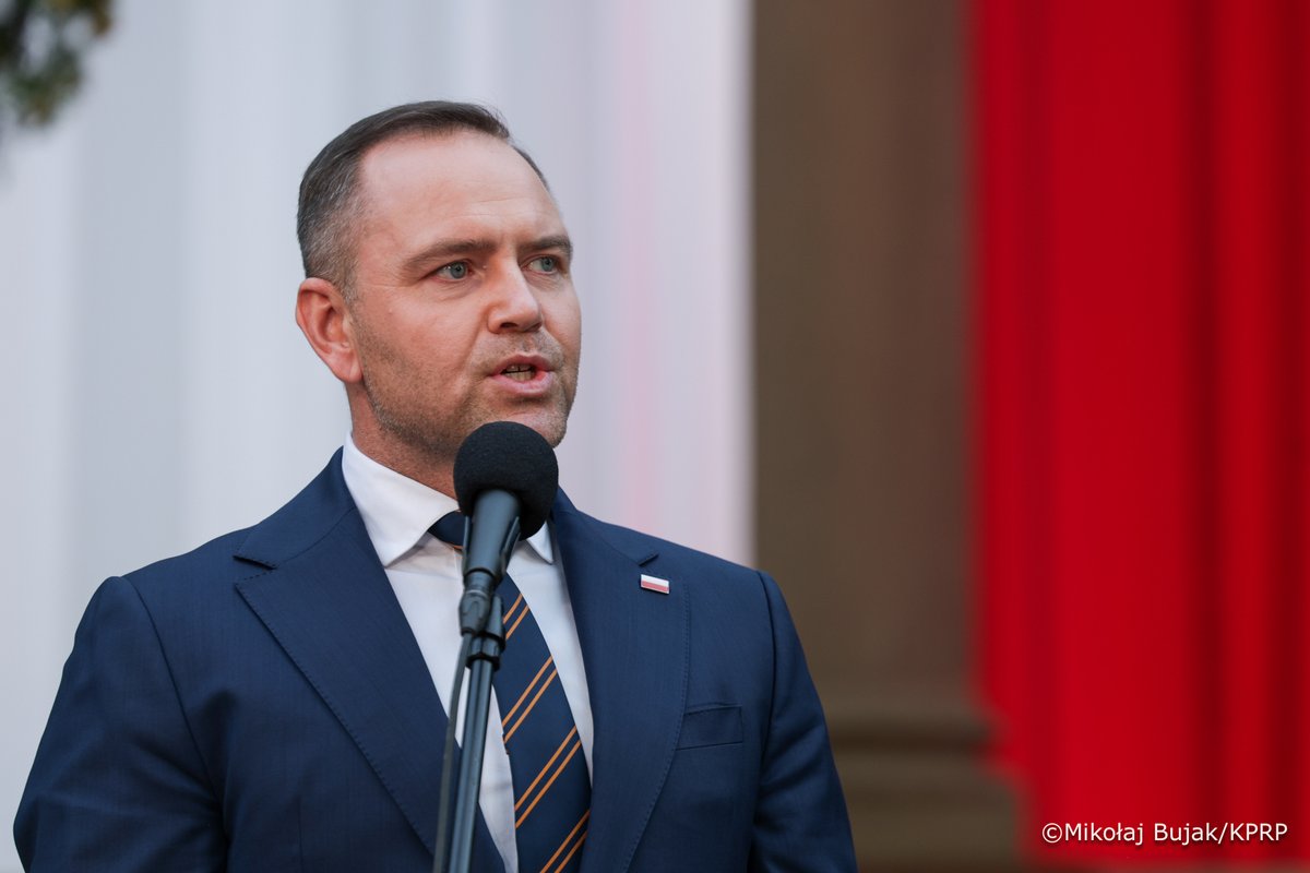 „Zdało się oczom głupich, że pomarli,
zejście ich poczytano za nieszczęście
i odejście od nas za unicestwienie,
a oni trwają w pokoju.”

Trwają w pokoju i trwają w naszej narodowej pamięci, ze swoimi wartościami, którym służyli w roku 1920, ale także, wielu z nich, w 1918, bijąc