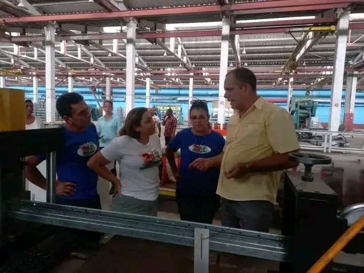 🇨🇺🏍️Diversifica sus producciones Ciclos Minerva de #VillaClara 

cvi.icrt.cu/diversifica-su…