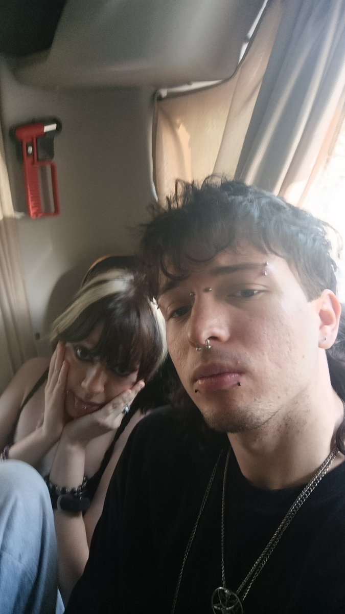 Er guille tweet media