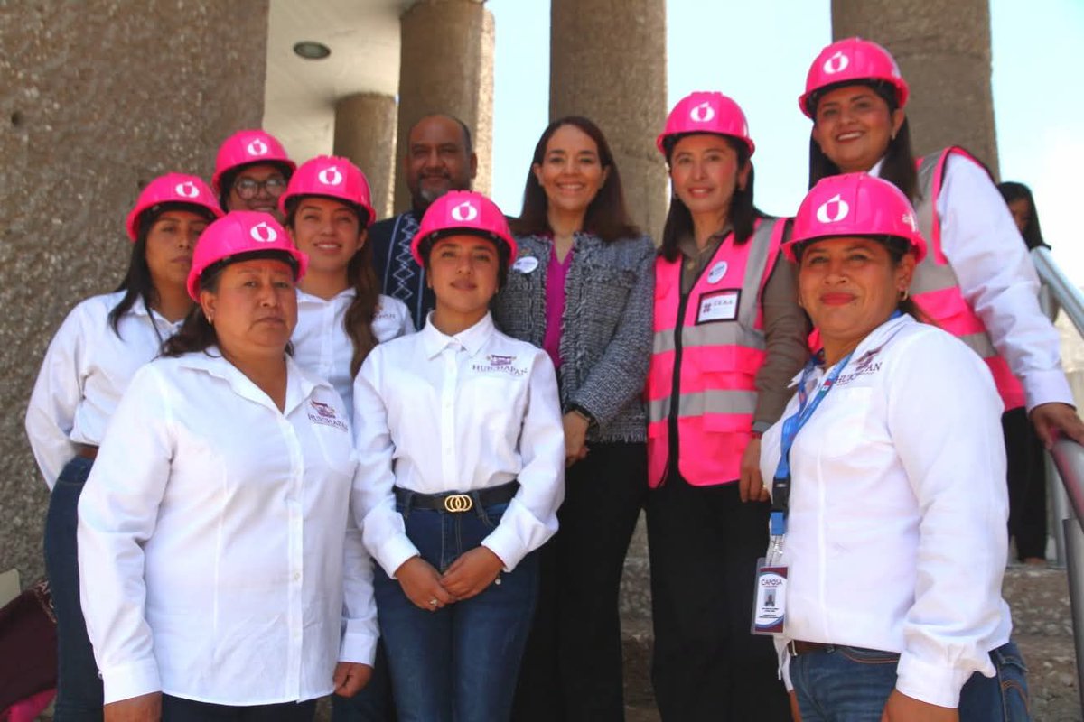 Hilo 🧵
💧 Nuestra Directora General, <a href="/PatriciaHMx/">Patricia Hernández</a> , impartió la conferencia “Fortalecimiento de capacidades técnicas con enfoque de equidad: retos y oportunidades en los organismos operadores” a mujeres del programa Cascos Rosas de la Comisión Estatal del Agua y Alcantarillado