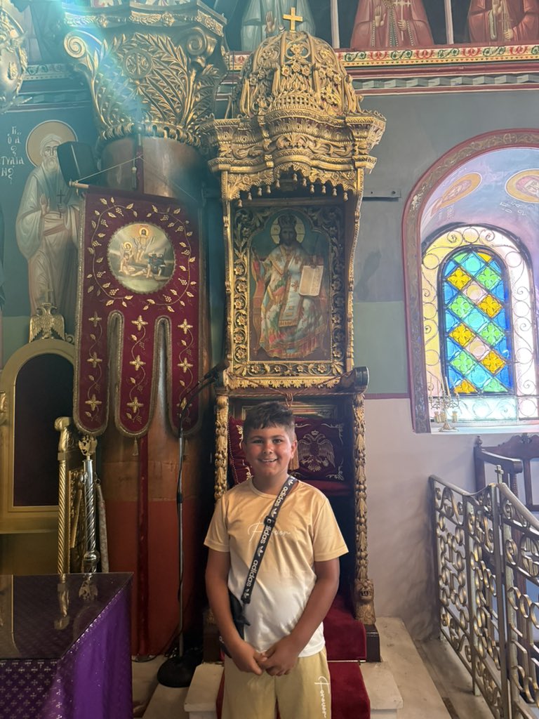 kimbeexx's tweet photo. @ourladyoflourd1 L year 3 visited church while he was in Greece https://t.co/68qtj9tdhT