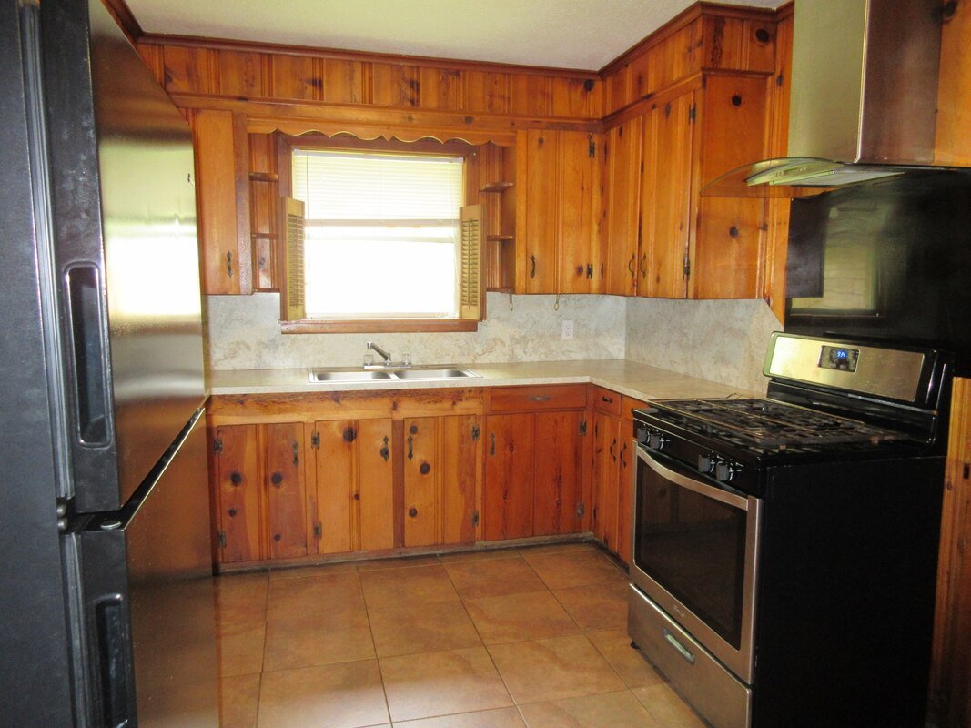 HomesForRentLC's tweet photo. Home for Rent 
1407 15th Street, Lake Charles, LA 70601
3 Bed | 1 Bath | $1,400 Rent | $1,000 Deposit
This well-maintained home is located 1.5 blocks East of Enterprise Blvd. Garage and pet-friendly. Schedule a showing today by calling 337-794-0778. https://t.co/1wMSv5Z65D https://t.co/EJTIWAySQw