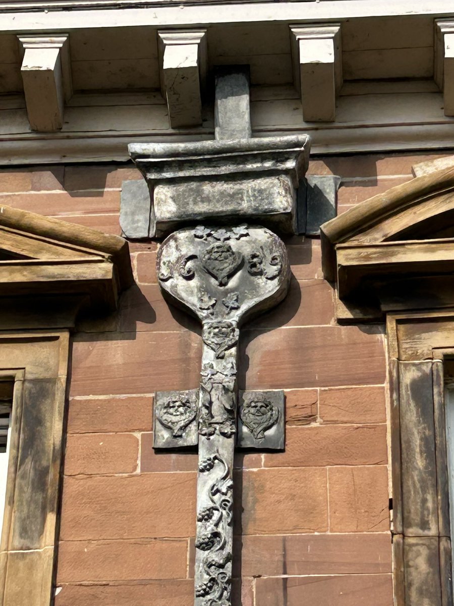 Very pleasant to rest for a while in the Old Tullie House garden. Rebuilt by Thomas Tullie in 1689 on the site of the previous Tullie family home, the Jacobite mansion is an important part of <a href="/TullieCarlisle/">Tullie</a> museum and art gallery.