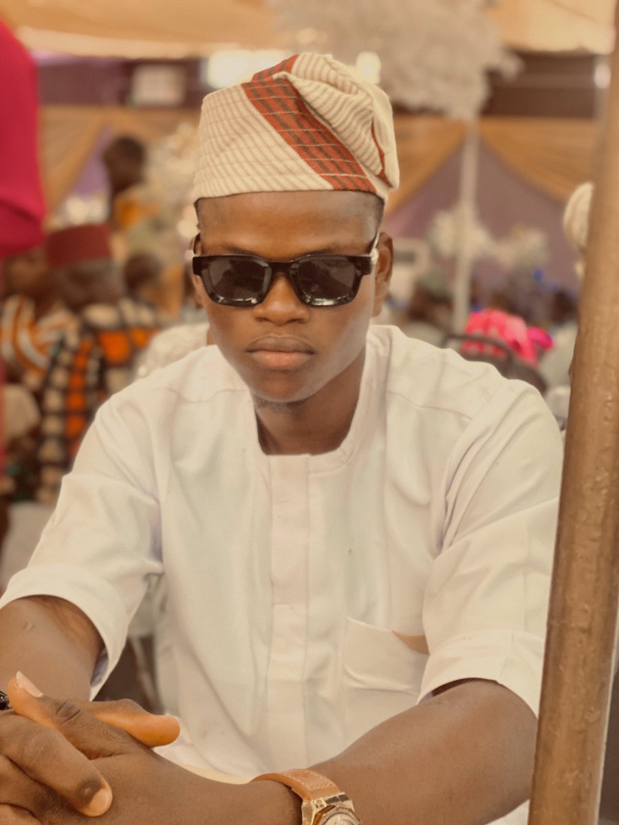 OMOJIBOLA ๐ฐ (@hadingz_) on Twitter photo Hello ๐ Hello ๐