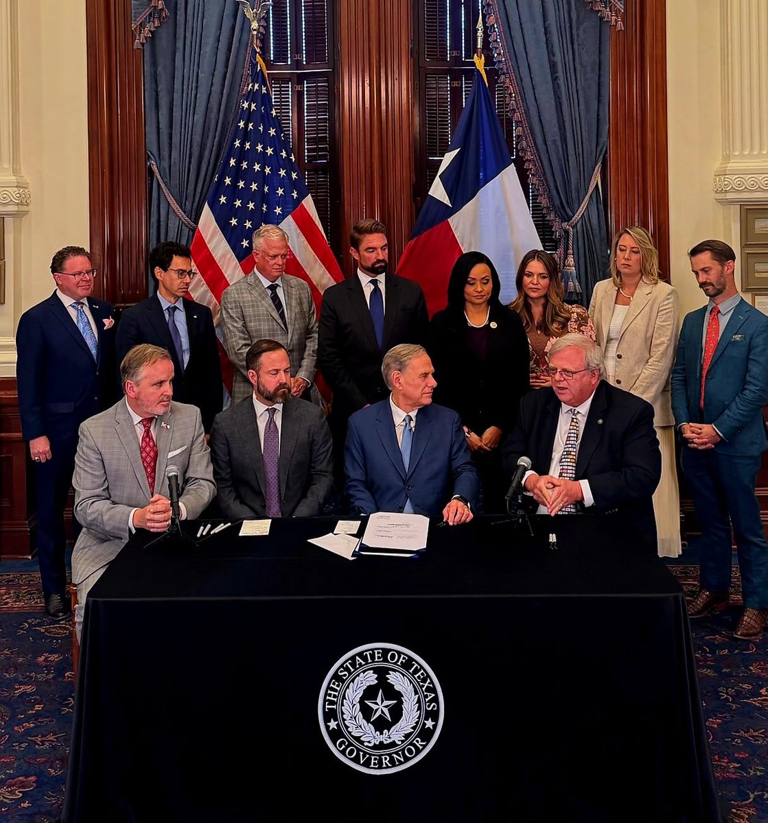 TeamBettencourt's tweet photo. 🚨BREAKING: Texas just ended its statewide squatting crisis! 

Proud to stand with Gov. @GregAbbott_TX as he signs my SB 38, to ensure you can’t occupy property you don’t own!! Alongside Chair @SenBryanHughes SB 1333, that focuses on unauthorized entry and occupancy, into LAW with Speaker @Burrows4TX. Together, the measures streamline eviction processes and provide property owners with more civil and criminal tools to reclaim their illegally occupied properties swiftly!🖋🏛 

@LtGovTX @DanPatrick asked the Local Government Committee to secure Texas from squatters, and we did! 💪✅

📉 TX was #2 in squatting nationwide, from entire apartment complexes seized, to $130K+ in legal bills, to a $6K dental bill after a squatter dropped a fridge on a woman.

⚖️ Now: With statewide input from homeowners, business owners, property groups, @TPPF @recentertx, @NRHCouncil @TXAptAssoc https://t.co/yLcZNyhnIy Texans can “Come and Take It” back from squatters through swift law enforcement action & less reliance on lengthy court battles.#txlege