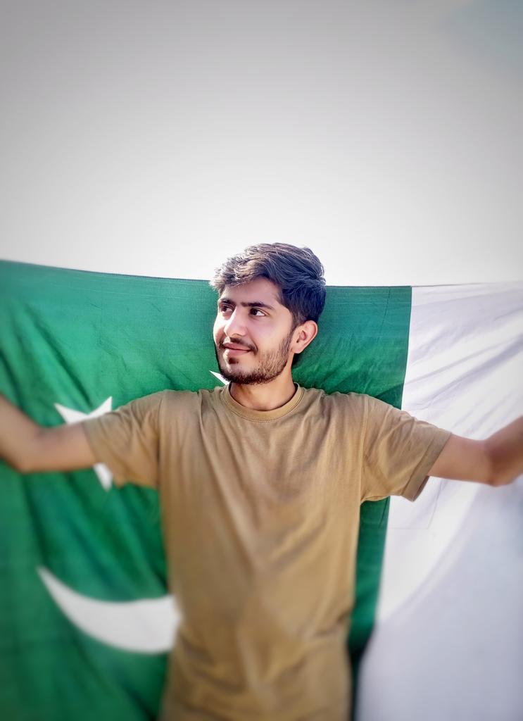 mohammod_usman's tweet photo. Happy Independence Day 🇵🇰 https://t.co/keo5fWqSPF