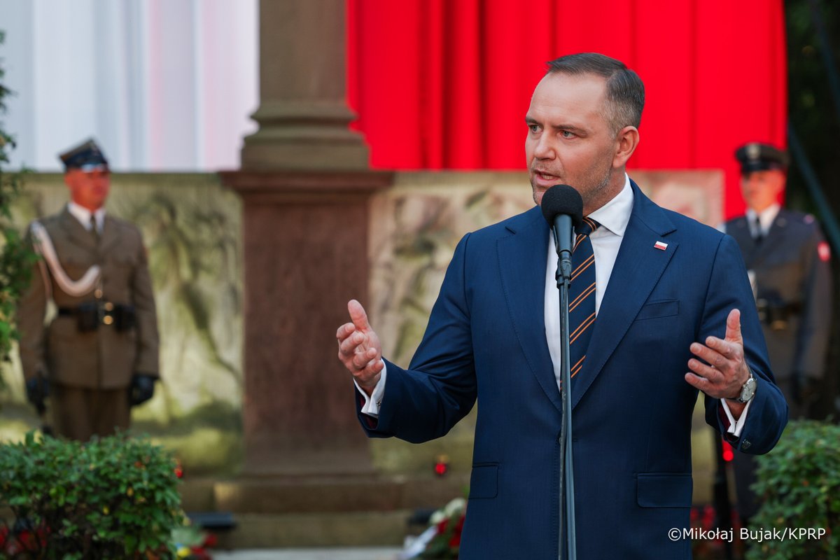 Dziś mamy wielką radość oddać hołd zwycięzcom z roku 1920. Tak, drodzy Żołnierze i Oficerowie, jesteście potomkami zwycięzców w jednej z najważniejszych bitew XX wieku! To jest gen naszego narodu, że gdy przychodzi do walki o wartości, o naszą wolność, suwerenność i