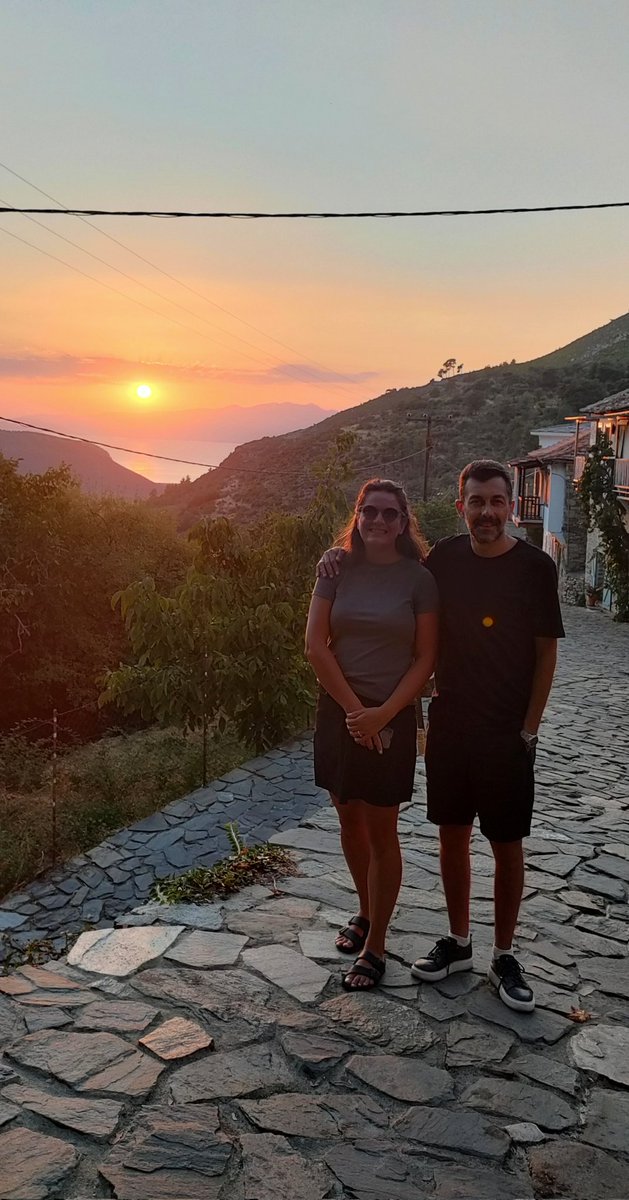 Güneş gider, sen kalırsın yanımda...