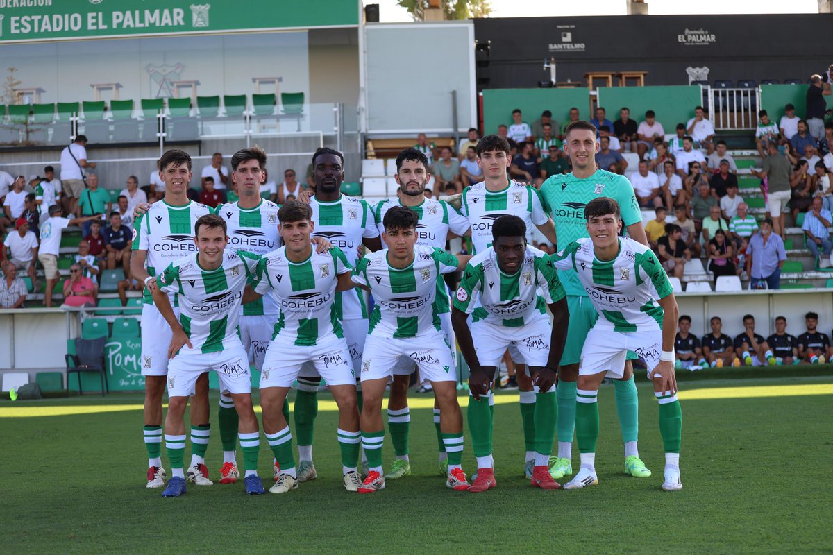 atcosanluqueno's tweet photo. La verdad, es que la camiseta es una pasada. 👌🏼💚🤍 https://t.co/4Rey263ate