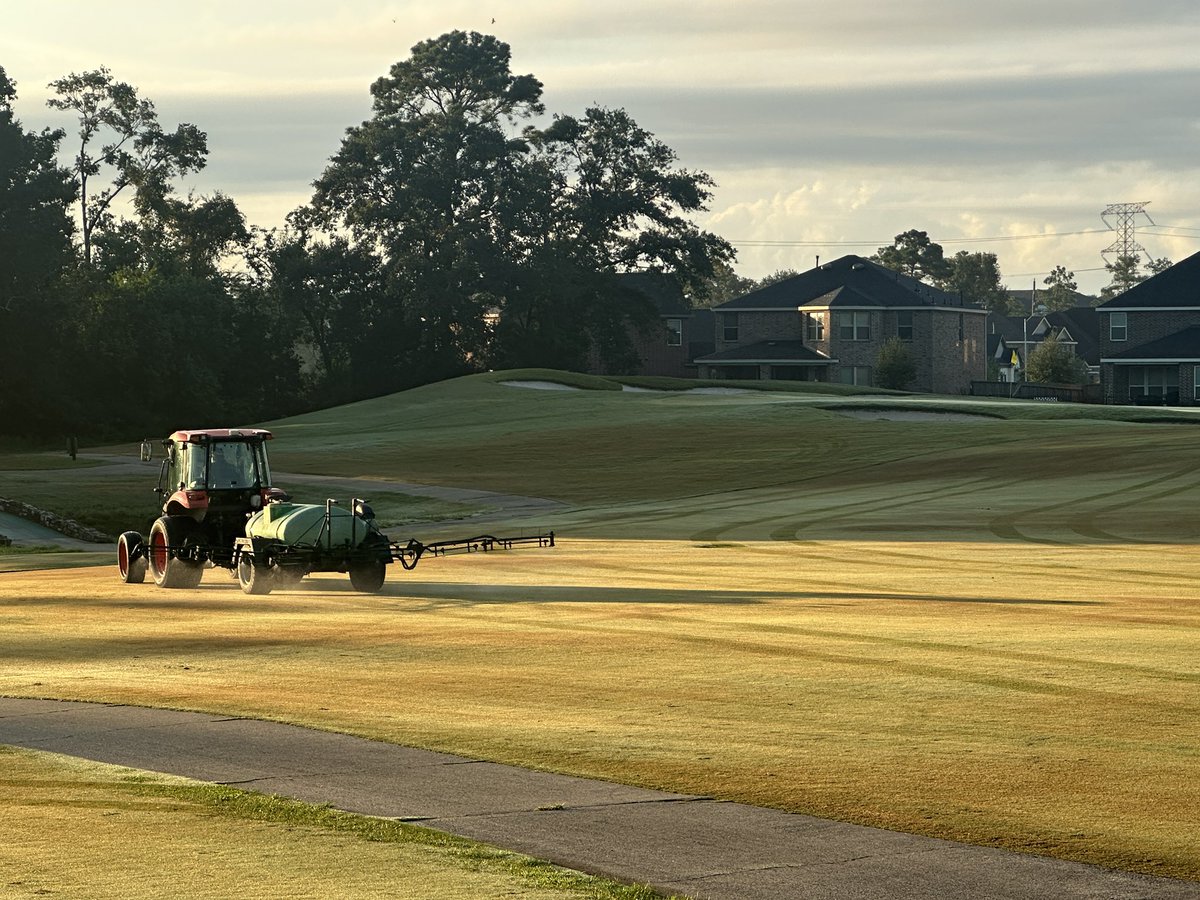 Little Primo spray with some <a href="/HarrellsLLC/">Harrell’s LLC</a> IronMnMg. We’re in a little drought missing all the recent storms but still need to slow ‘em down..