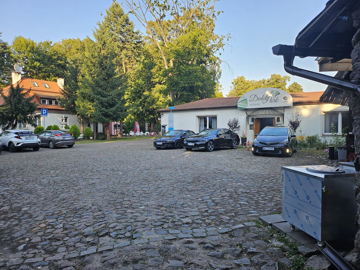 Jesteśmy gotowi na przyjęcie cudownych gości. Do zobaczenia jutro na Marszu Polskości i 10 urodzinach Telewizji wRealu24. Zaczynamy o 10:30 gdzie Marszem Polskości ruszymy do Parku Skaryszewskiego do "Dedek Park" gdzie cały dzień będziemy wspólnie świętować 10-lecie istnienia