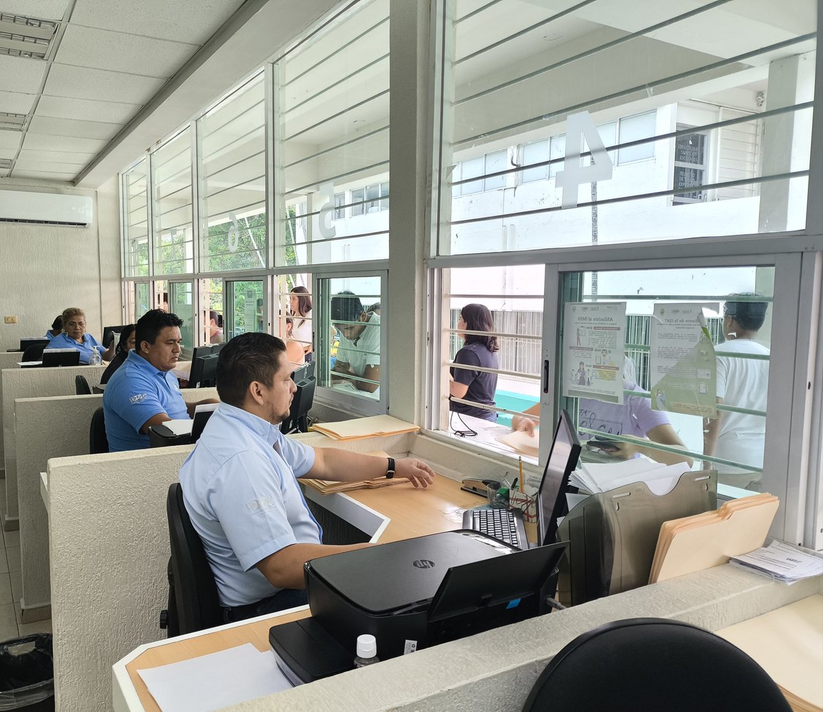 BuzonDse's tweet photo. La Universidad Juárez Autónoma de Tabasco inició este jueves 14 de agosto la validación de documentos e inscripción de los aspirantes aceptados, en las carreras de segunda opción para el ciclo escolar agosto 2025 – febrero 2026. https://t.co/FTTEP8pcYx