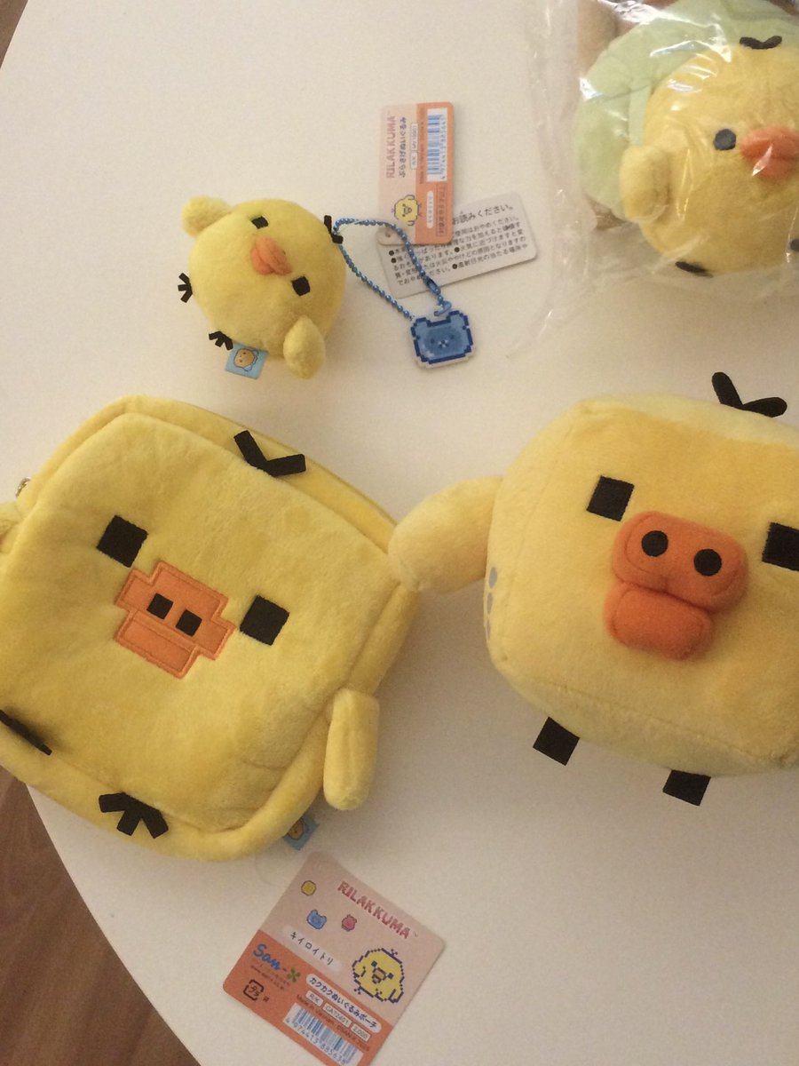 저 각졋어요?... 대답이 2초 늦어요... 왜 고민해요? 차라리 바로 네모같다고하지 그럼 장난인줄알고 나도 웃으며 넘겼을텐데...  몰라, 미워요...