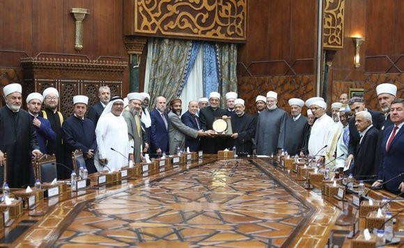 Algerie_aps's tweet photo. 10e Conférence mondiale sur la fatwa : #Belmehdi et #Zaid_El_Kheir 🇩🇿 visitent la Mashiakhet d'#Al_Azhar
🔗 https://t.co/7HmH3S8WeM https://t.co/NOhhGcUi81