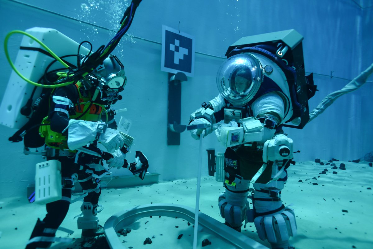 DiveKirbyMorgan's tweet photo. 🌊🚀 Astronauts train for Artemis Moonwalks in NASA’s Neutral Buoyancy Lab using the Kirby Morgan® 97 helmet — trusted diving gear adapted for space! Life support, lunar ladder practice, sample collection…mission-ready.
#KirbyMorgan #KM97 #NASA #Artemis #MoonMission https://t.co/jyq1WdyLE8