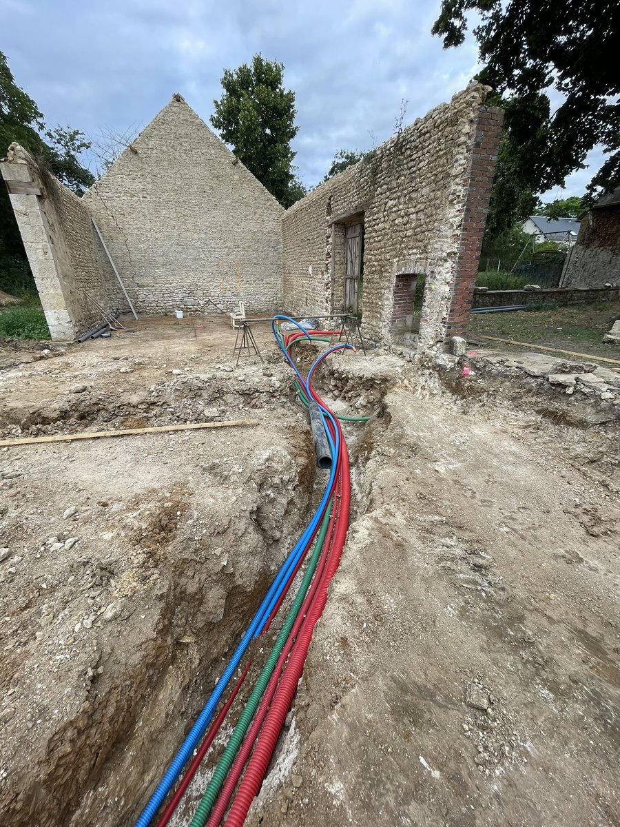 benlirochon's tweet photo. Et dire qu’il y a un an nous passions des gaines dans notre futur gîte !! Quelle projet!! Gîte Fleur de Beauce https://t.co/SZ5YT2wFpL
