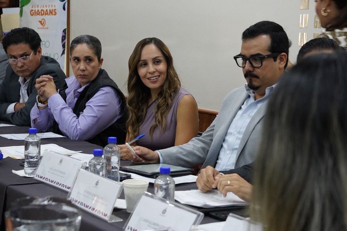 <a href="/AleGiadans/">Alejandra Giadans</a> Además, encabezó mesas de trabajo rumbo a la nueva Ley de Bienestar y Protección Animal, construyendo junto a asociaciones y activistas una legislación que proteja a todos los animales.