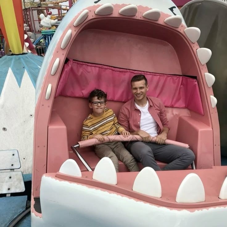 sepypoem_'s tweet photo. is there any fic where they meet when chris is a baby and get married while he’s still a baby?? i wanna read young dads buddie🥺🥺 https://t.co/sxYGujLYNT