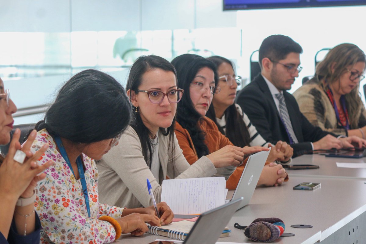 Produccion_Ecu's tweet photo. 🤝 Trabajo conjunto por la sostenibilidad

El Comité Interinstitucional para la Producción y Comercialización Sostenible se reunió con @InclusionEc, @Trabajo_Ec, @SRIoficialec, @RegistroSocialE y @AgriculturaEc para articular esfuerzos en beneficio del país. 🌱🇪🇨 https://t.co/6QsNg5Auo8