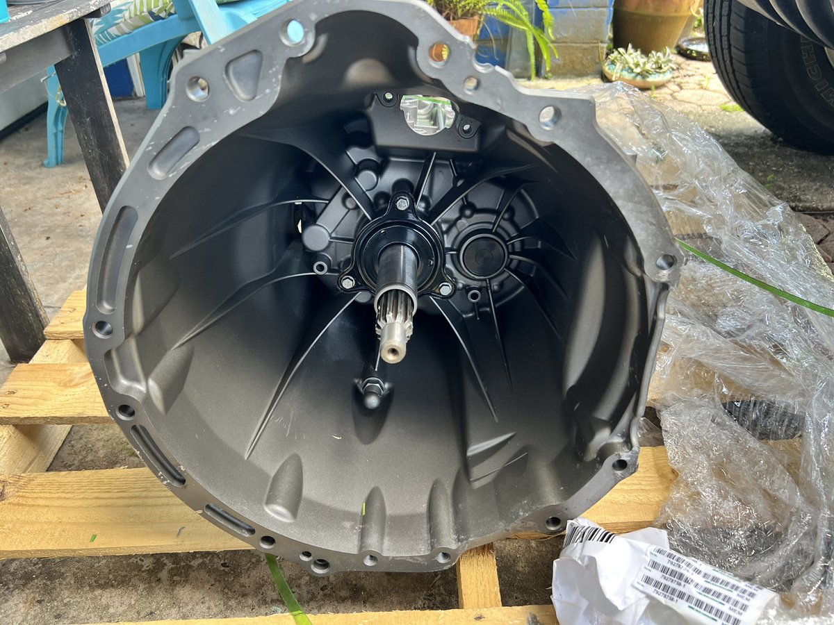 WasQOnce's tweet image. Woohoo, the transmission (stupid X gian doesn’t allow abbreviations) to go into my Jeep. The old one went about 190k miles. Hope this one does as well.