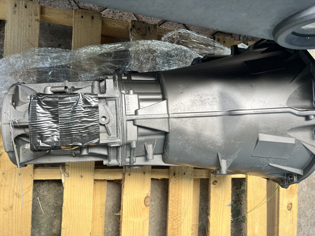 WasQOnce's tweet image. Woohoo, the transmission (stupid X gian doesn’t allow abbreviations) to go into my Jeep. The old one went about 190k miles. Hope this one does as well.