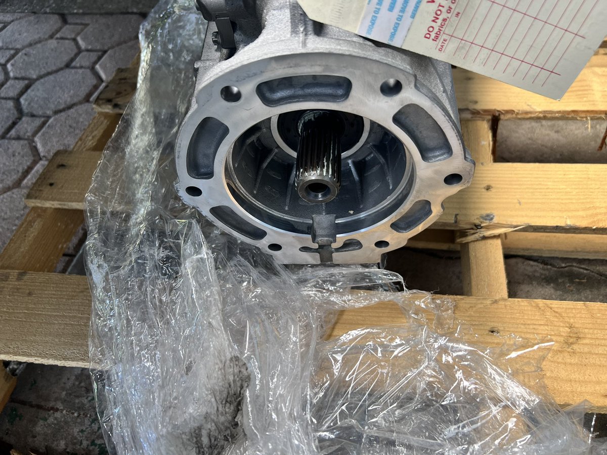 WasQOnce's tweet image. Woohoo, the transmission (stupid X gian doesn’t allow abbreviations) to go into my Jeep. The old one went about 190k miles. Hope this one does as well.
