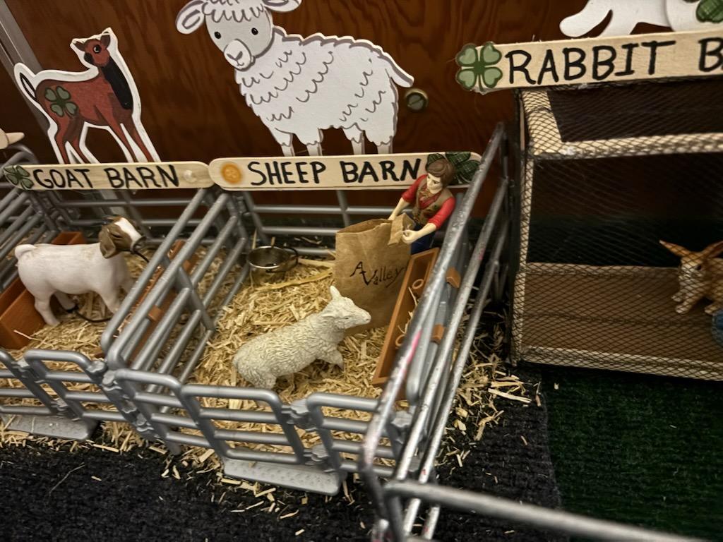agvalleycoop's tweet photo. Cole Cochran static entry at the Keith County Fair was a mini version of his livestock at the fair — complete with a show ring, and even feeding Ag Valley feed!

#WeAreAgValley #BuildingTomorrowTogether #KeithCountyFair #CountyFairFun #4HStrong https://t.co/D0ivRMBtcR