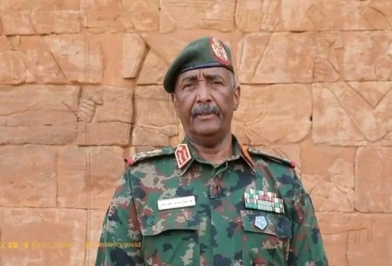 ( رسائل البرهان المشفرة من معبد إله الحرب .
في خطوة عندها دلالات رمزية و تاريخية اختار البرهان ان يقدم خطاب تهنئة للجيش و الشعب السوداني من امام معبد الأسد البيعتبر واحد من ابرز شواهد حضارة كوش و مروي  اختيار البرهان للموقع ما كان اختيار عشوائي  بل هي رسالة سياسية و عسكرية مشفرة