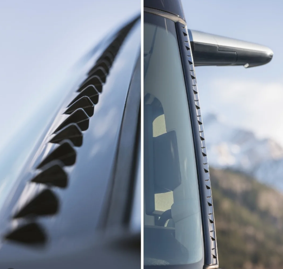 Planetacamion's tweet image. Volvo Trucks va más allá y sube la vara de la eficiencia aerodinámica con detalles dignos de un auto de Fórmula 1.
#Volvo #VolvoTrucks #Fórmula1 #Aerodinámica #Camiones #TecnologíaDeCamiones #Transporte #Logística #VolvoArgentina #PlanetaCamión