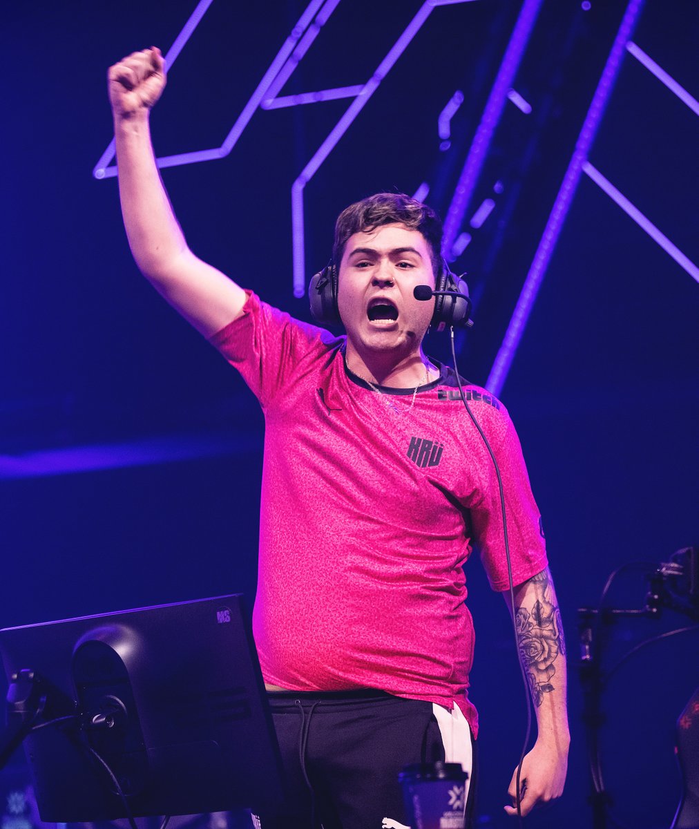 KRUesports's tweet photo. 5 cumpleaños vistiendo nuestros colores, histórico @keznitdeuS 🫡🩷 https://t.co/m4oeVc0cK5