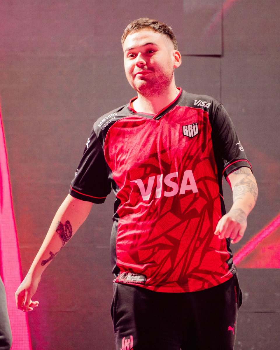 5 cumpleaños vistiendo nuestros colores, histórico <a href="/keznitdeuS/">KRÜ keznitdeuS</a> 🫡🩷