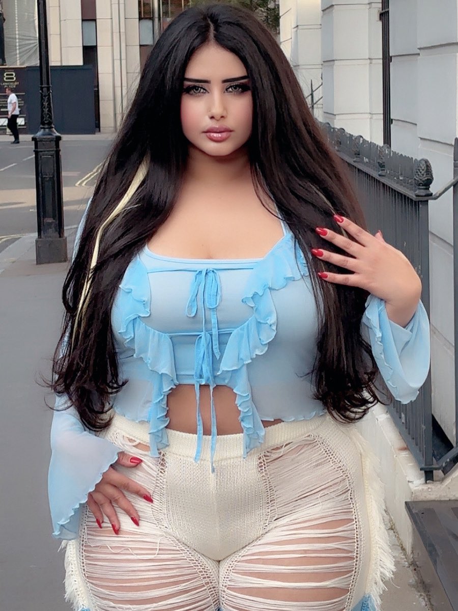 Modelash8's tweet photo. Hi https://t.co/k9bkmjdKRE