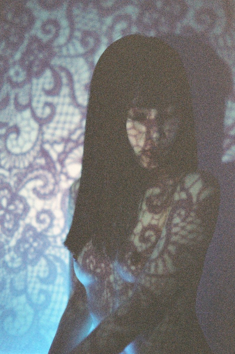 dredogue's tweet photo. Fever dreams on 35mm film https://t.co/MTJsjGH8rU
