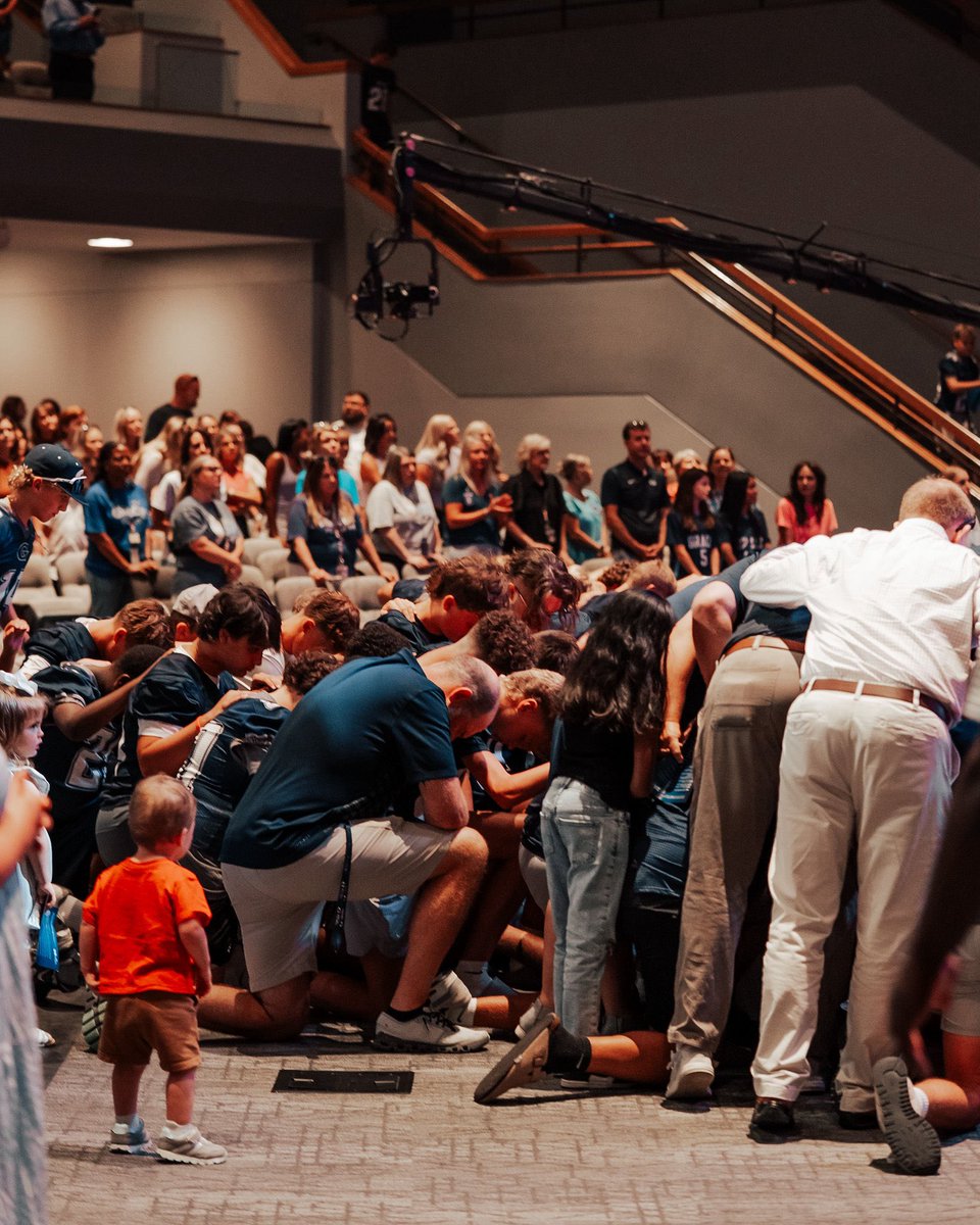 power through prayer. 

on back to school night the guys got a moment to pray alongside one another. these moments are what makes the bond that much stronger. #ALLIN