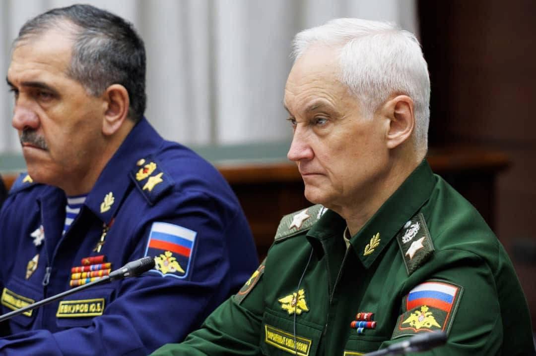 📍 #AES 🤝🏿 #Russie | Coopération militaire renforcée 

À l’invitation de son #homologue russe, le ministre malien de la Défense, le Général de corps d’armée #Sadio_CAMARA, accompagné de ses homologues du #Burkina et du #Niger, effectue une visite de travail à #Moscou.
Cette