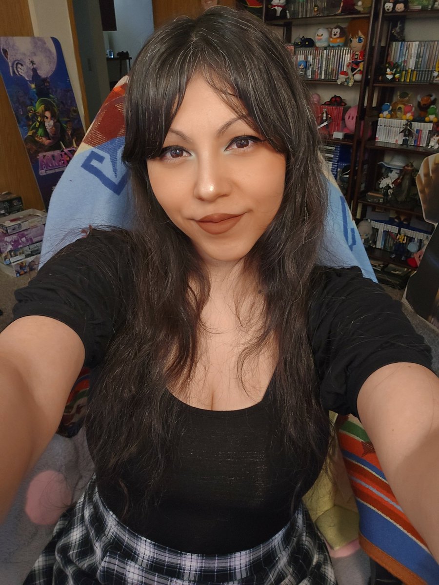 hi :3 im playing more haven 🐌 

💫twitch.tv/alinainverse💫