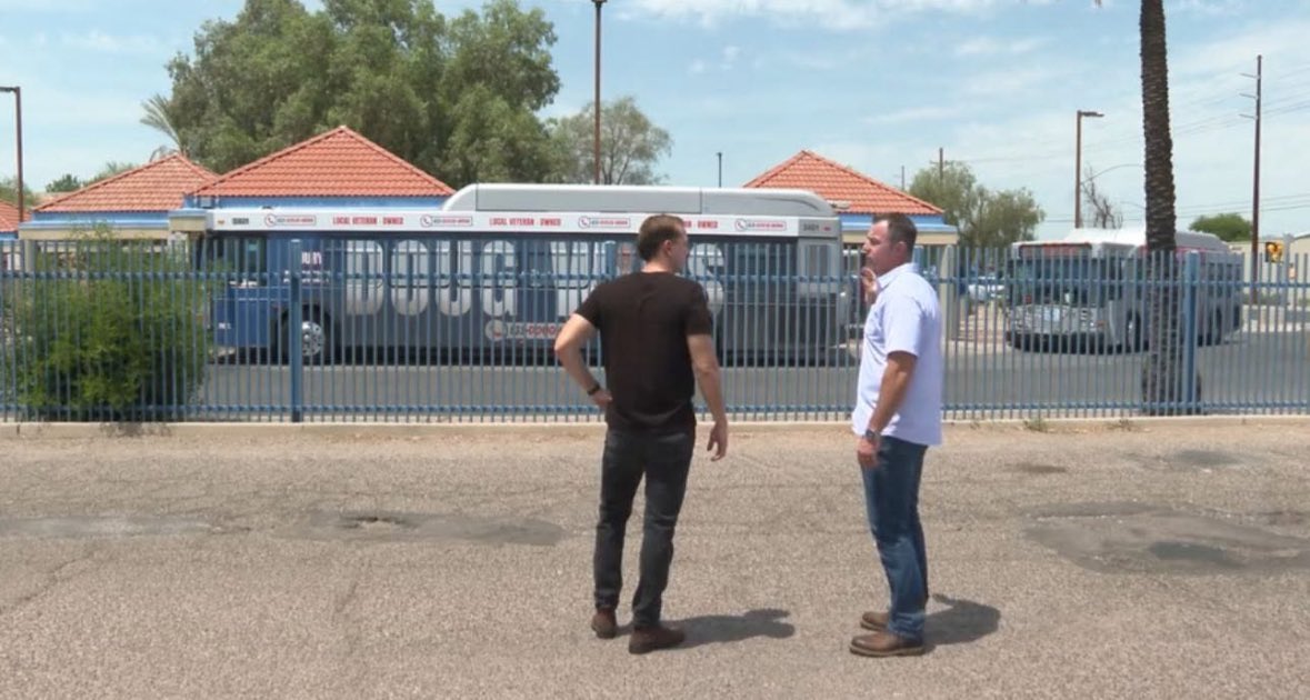 Después de ver este segmento, ¿cree que <a href="/HiramGonzalez29/">J. Hiram González</a> obtuvo una respuesta real de la concejal Lane Santa Cruz?

Agradecemos a J. Hiram González por sus esfuerzos para obtener respuestas de nuestros funcionarios electos, así como por exponer el peligro que enfrentan a diario