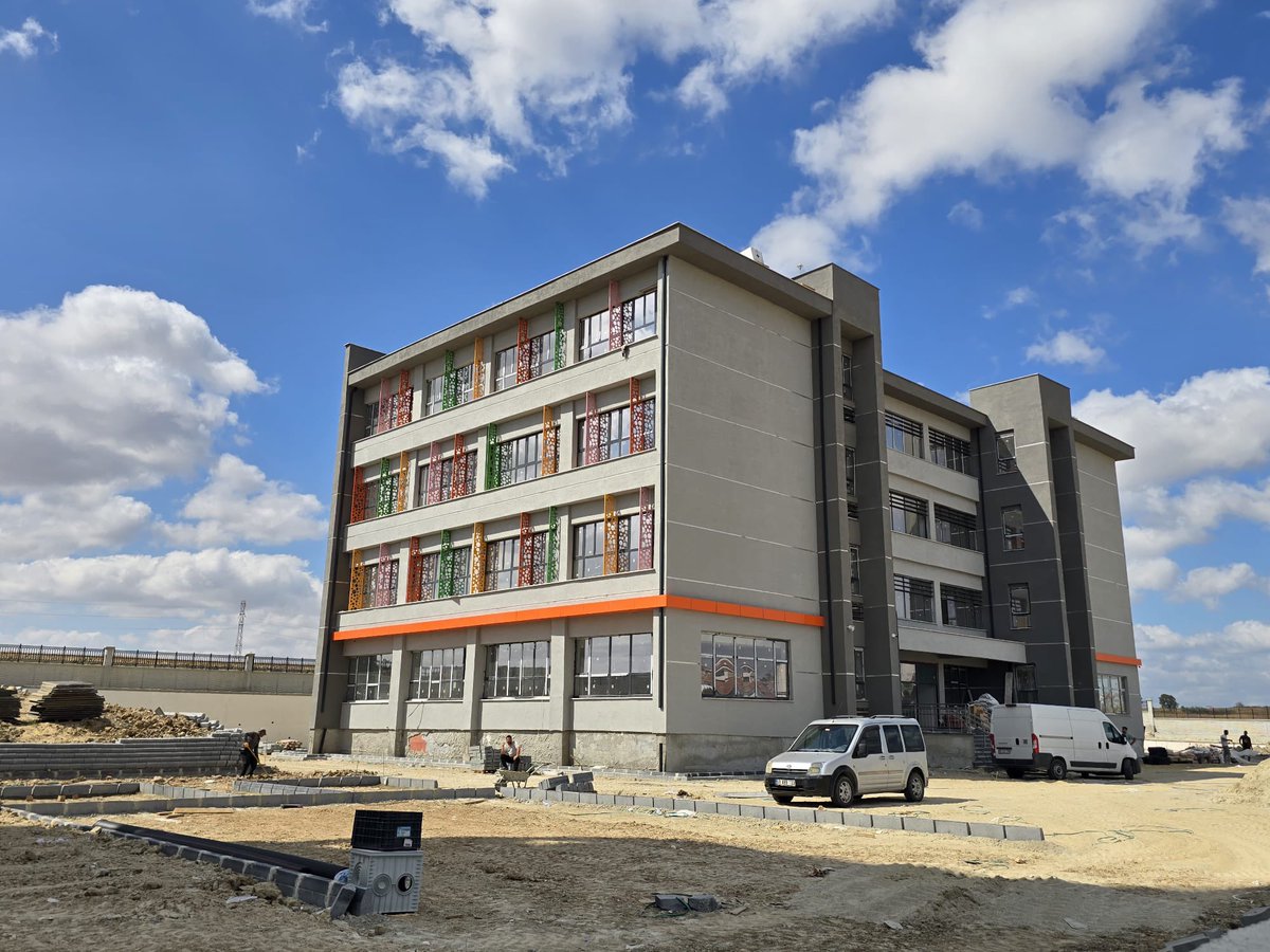 Kapaklı’mıza yeni eğitim yuvalarını kavuşturmak ve okullarımızı eğitim-öğretime hazır hale getirmek için Hayırsever ve Devlet Yatırımları Okullarımızın inşaatlarına hızla devam ediyoruz.

🇹🇷🇹🇷🇹🇷
<a href="/tcmeb/">Millî Eğitim Bakanlığı</a>
<a href="/Yusuf__Tekin/">Yusuf Tekin</a>
<a href="/tekirdaggovtr/">TC Tekirdağ Valiliği</a> 
<a href="/tekirdagmem/">Tekirdağ İl Millî Eğitim Müdürlüğü</a>
<a href="/drazizyeniyol/">Dr. Abdülaziz YENİYOL</a>
<a href="/KapakliKaymakam/">Kapaklı Kaymakamlığı</a>