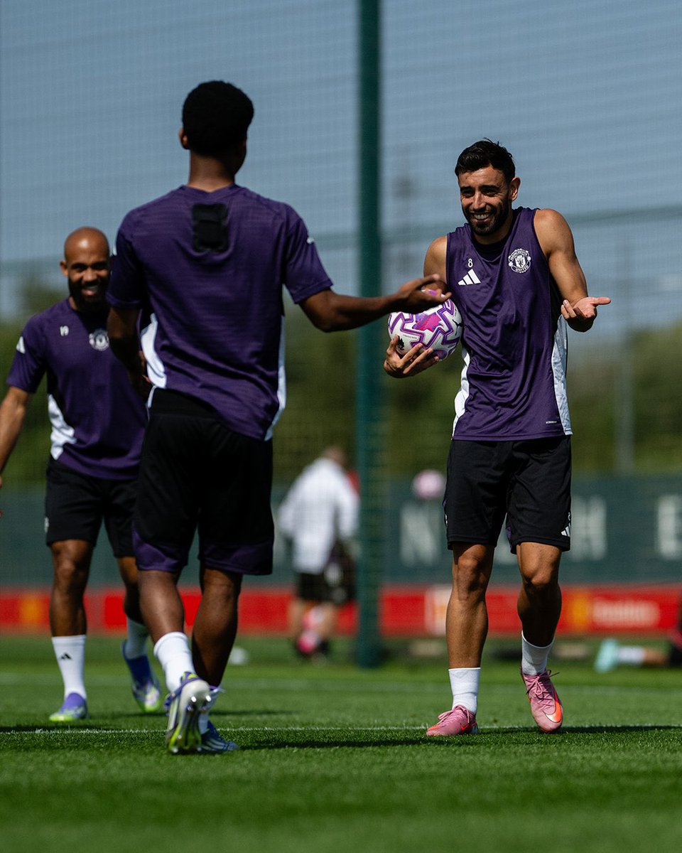 The more the Man United mutuals on your timeline, the more engagements on your posts 

• Drop your handle
• Follow whoever likes your comment
• Repost for more mutuals 🔥