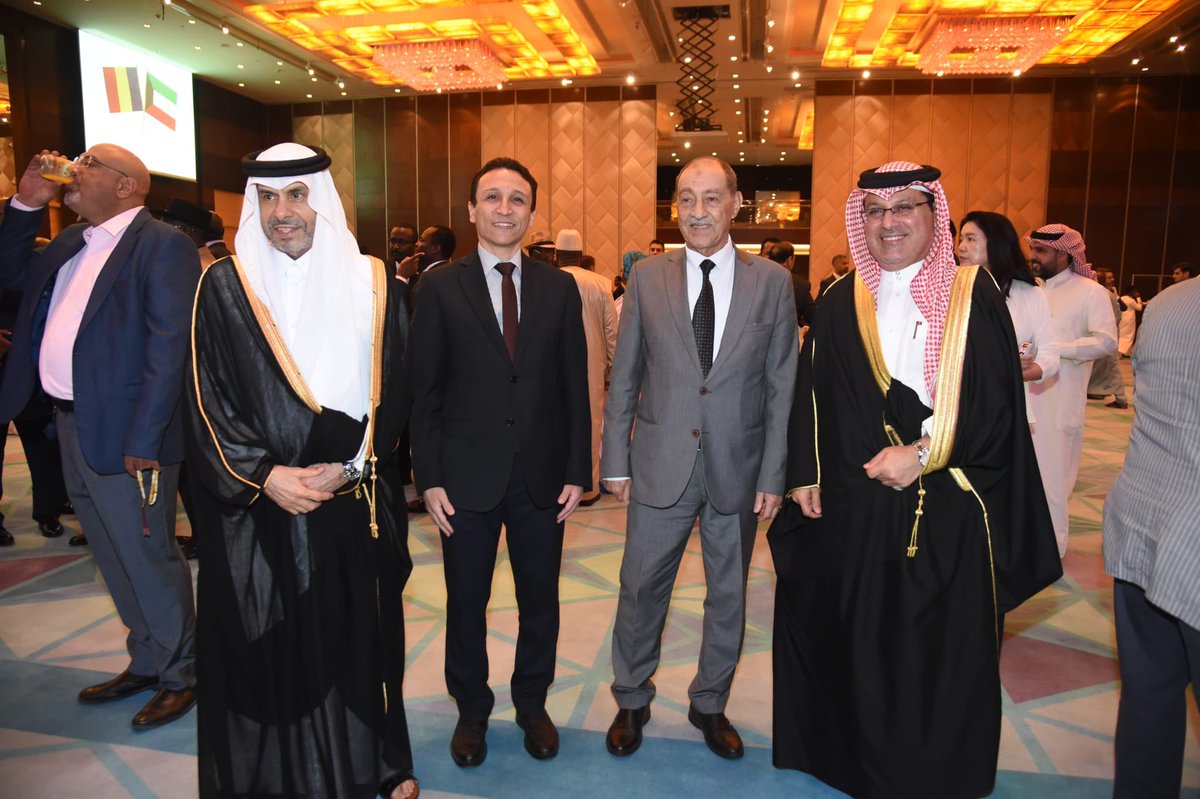 BahrainEmbKW's tweet photo. حضر سعادة السفير صلاح علي المالكي، سفير مملكة البحرين لدى دولة الكويت حفل الاستقبال الذي أقامة سعادة الدكتور طاهر النظيف خاطر  سفير جمهورية تشاد لدى دولة الكويت، بمناسبة ذكرى اليوم الوطني لبلاده ، وذلك بحضور عدد من المسؤولين واعضاء السلك الدبلوماسي المعتمدين لدى دولة الكويت. https://t.co/dMliRyOB1P