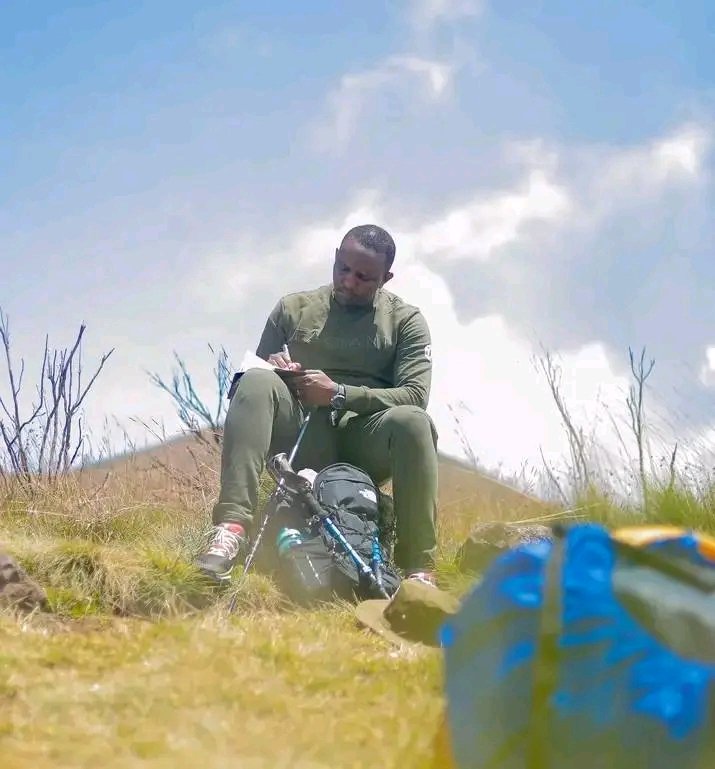 Nilitegemea mpaka sasa Eng Heris awe amejiuzulu nafasi yake kama rais wa Yanga.

Anataka kutuaminisha kwamba GSM Foundation ndio Young Africans?

Maelezo yaliyotolewa na uongozi wa klabu hayalingani na taarifa ya awali tuliyoipokea kwenye harambee.

— Thread:⤵️