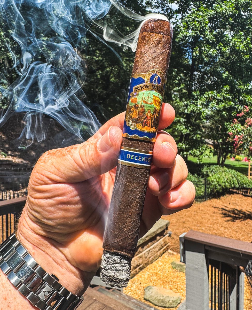 stogiedad's tweet photo. Perfect afternoon to try out the new @AJFcigars #NewWorld #Decenio.  A anniversary smoke that isn’t $30 and delivers this much?  The man is a wizard.  #nowsmoking #CigarLife #CigarsOnX #BOTL https://t.co/iZN7enG8YA