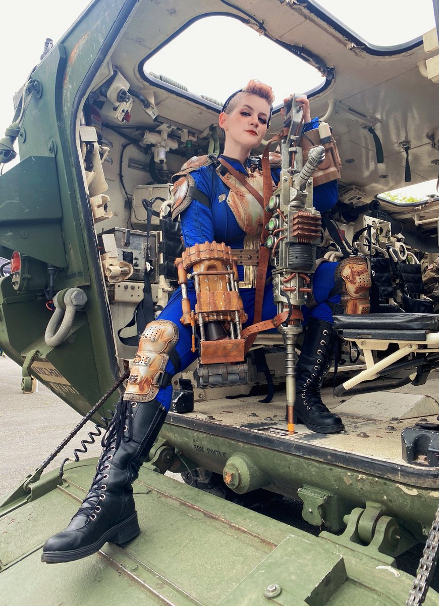 Buckle up everyone, my Fallout hyperfixation is back in full swing :)) Who am I seeing at the Fallout Fan Celebration in Goodsprings later this year???