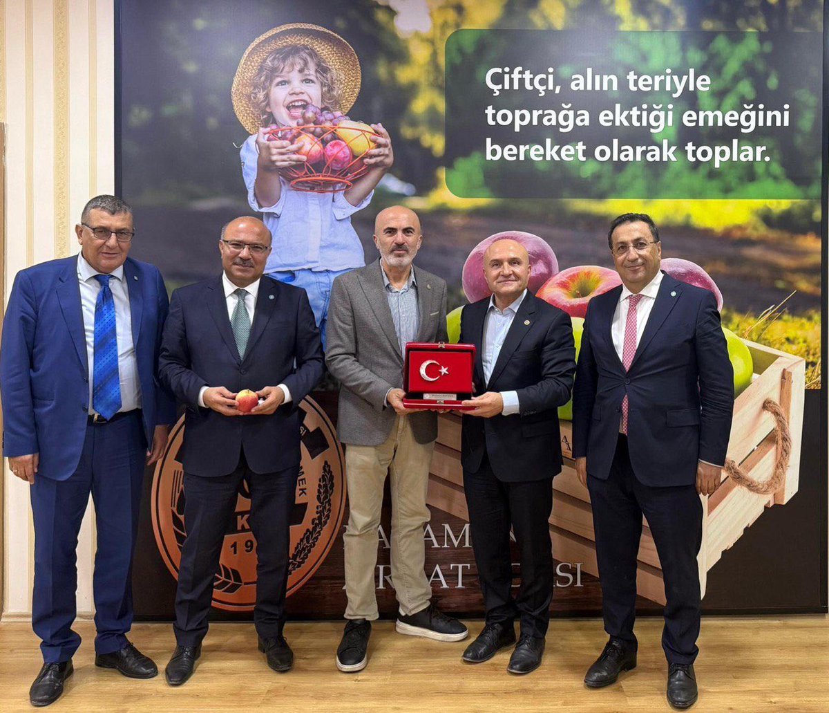 İYİ Parti olarak, ticaretin, sanayinin, tarımın ve esnafın temsilcileriyle daha etkin bir iletişim kurmak; sorunları sahadan dinleyip çözüm üretmek amacıyla bugün Karaman’daydık.

Karaman Ticaret ve Sanayi Odası, Ticaret Borsası, Esnaf ve Sanatkârlar Odaları Birliği ve Ziraat