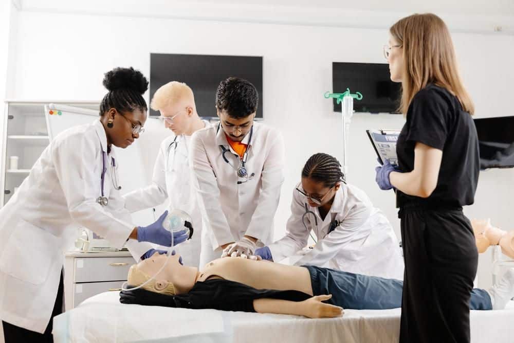 HealthySim's tweet photo. Competency-Based Clinical Education Solutions: Skills Assessment is NOT Competency 
In healthcare education, there is an important distinction between the assessment of skills and competency. Skills assessment https://t.co/3MJVQMOhwj https://t.co/izV7v5Pud7