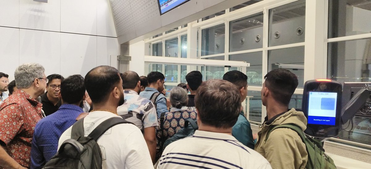 vreshrk's tweet photo. @IndiGo6E Pathetic service at Delhi airport to Pune #6E2773. How much has it be delayed and if it's delayed that much, can you please stick to a time? https://t.co/3IESIBy7t7